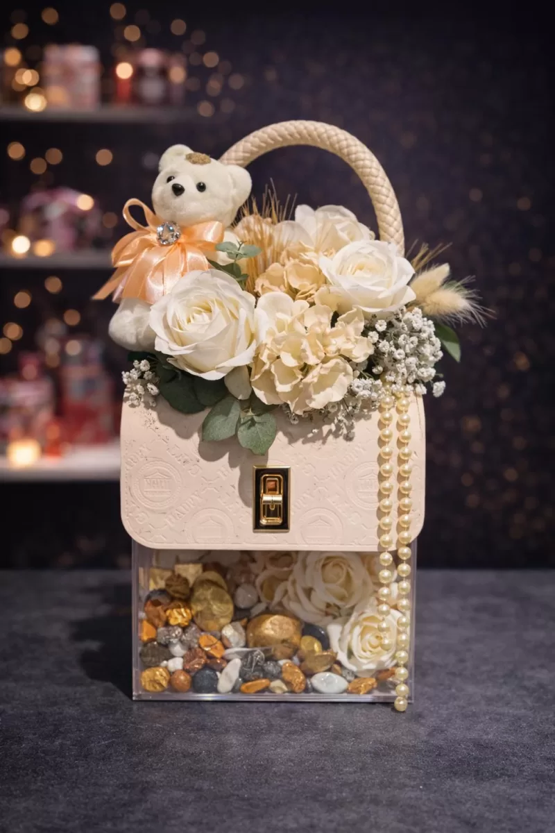 Ayıcıklı Krem Tonlu Güllü Lüks Hediye Çantası | Premium Tasarım