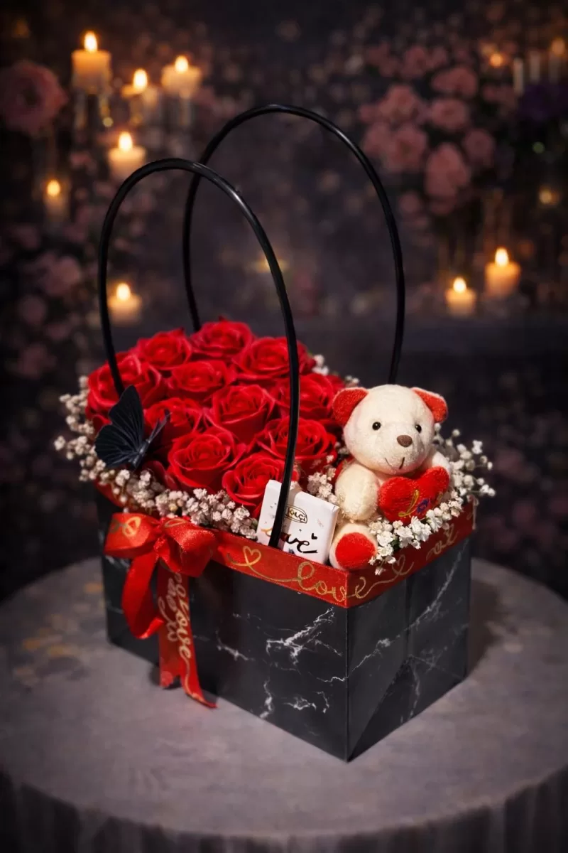 🖤 Ayıcıklı Siyah Kutuda Kırmızı Gül Aranjmanı & Çikolata