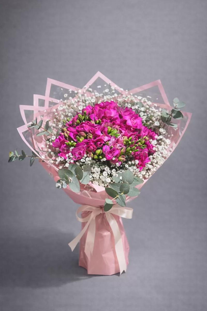 Fuşya Frezya Buketi